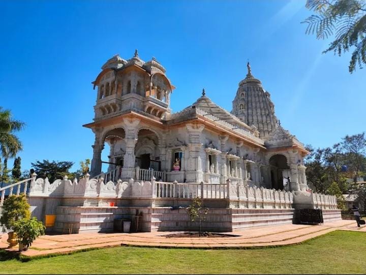 Shree Gajanan Maharaj Sansthan, Omkareshwar Deluxe Room
